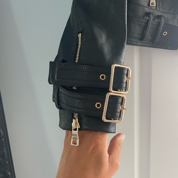 Black leather biker jacket Womens - Picture 3 of 3